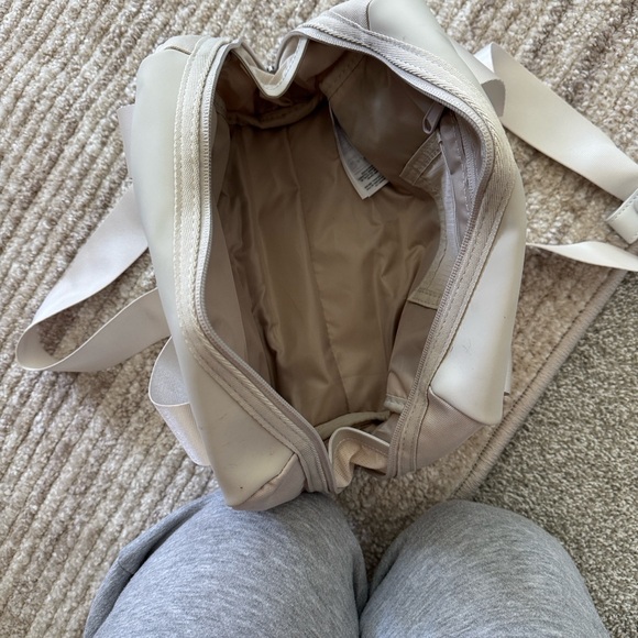 Gymshark Cream Mini Crossbody Shoulder Bag - Picture 2 of 3